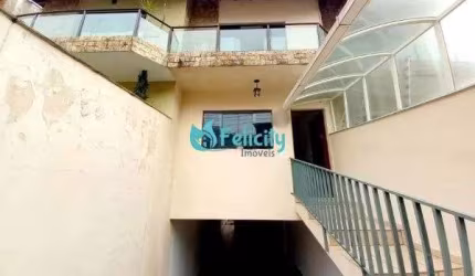 Sobrado com 2 suítes, 3 vagas, 126 m² na Vila Mangalot
