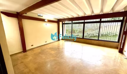 Sobrado com 3 dormitórios, 2 vagas, 165m2 no Pq. Maria Domitila