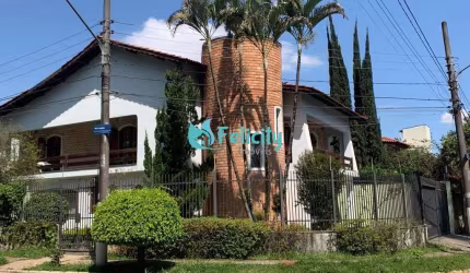 Sobrado com 4 dorms, 2 suites, 5 vagas, 341m2 no City América