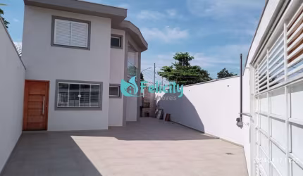 Sobrado NOVO com 3 dorms, 1 suíte, 4 vagas, 123m2 na Vila Mangalot