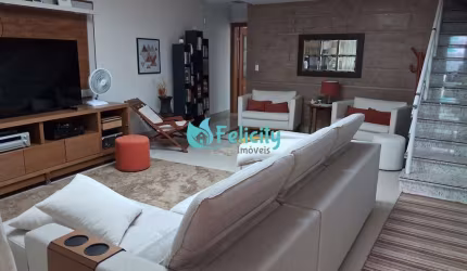 Sobrado com 4 dorms, 2 suítes, 3 vagas, 195m2 no Pq. São Domingos