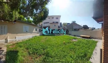 Terreno com 1.470m2 na Vila Mangalot