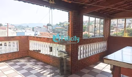 Sobrado com 3 dorms, 2 vagas, 192m2 na Vila Bonilha