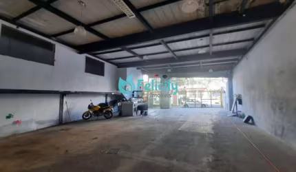 Galpão com 480m2, 8 vagas na Vila Ipojuca