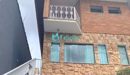 Sobrado com 3 dorms, 2 suítes, 3 vagas, 190m2 no Pq. São Domingos