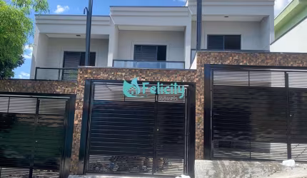 Sobrado NOVO com 3 dorms, 1 suíte, 2 vagas, 115m2 no Jardim Maristela