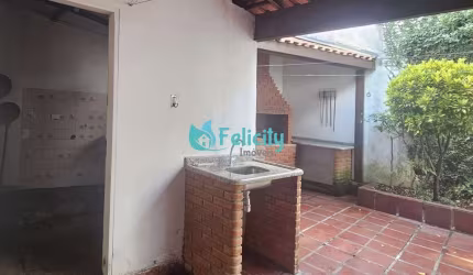 Sobrado com 3 dorms, 1 suíte, 2 vagas, 171m2 no Conj. Res. Vista Verde