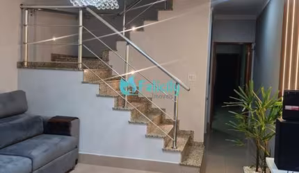 Sobrado com 3 dorms, 1 suite, 3 vagas, 180m2 no Jardim Regina