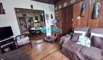 Casa com 2 dorms, 1 suíte, 2 vagas, 270m2 na Vila Mangalot