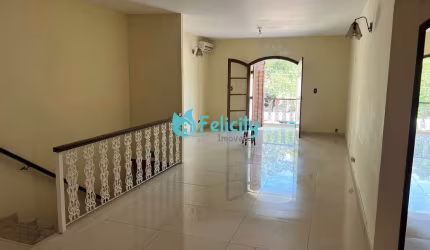 Sobrado com 5 dorms, 300m2 no Jardim Santo Elias