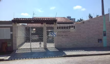 Casa com piscina na praia Martin de Sá