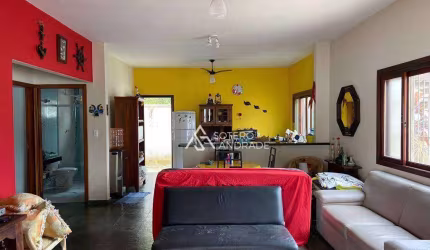 Casa em condomínio em meio a natureza na praia Massaguaçu