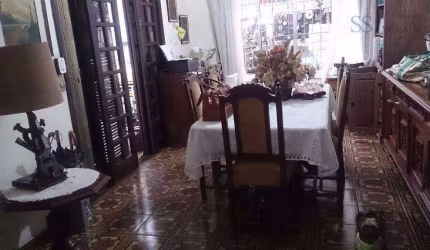 Casa bem localizada no centro de Caraguatatuba
