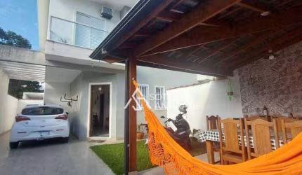 Charmoso residencial na praia Massaguaçu