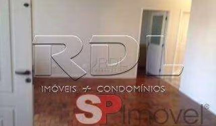 CASA À VENDA COM EXCELENTE LOCALIZAÇÃO