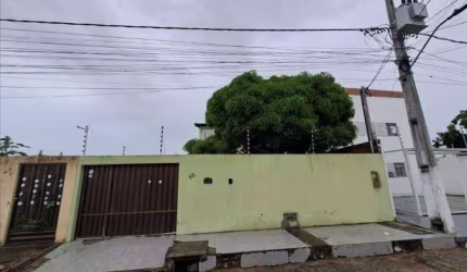 Casa à venda em rua pública, ARUANA, Aracaju, SE