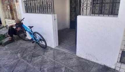 Casa à venda em rua pública, POÇO, Maceió, AL