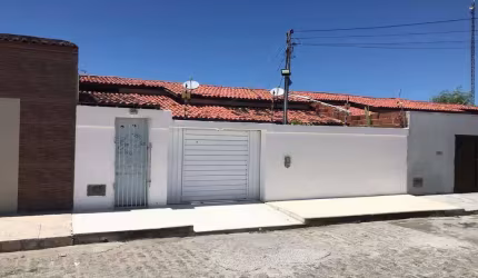 Casa à venda em rua pública, ARUANA, Aracaju, SE
