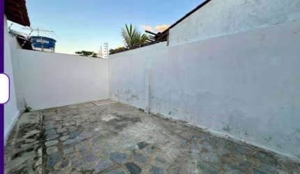 Casa à venda em rua pública, TRÊS IRMÃS, Campina Grande, PB