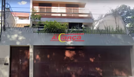 Sobrado para alugar com 4 quartos e 3 vagas no Jardim Maia - Por R$ 8.800,00
