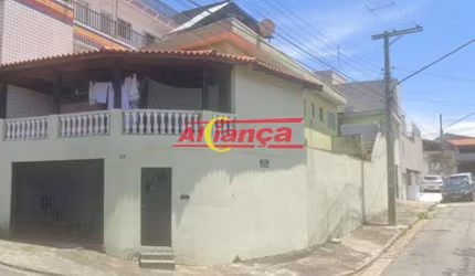 Sobrado individual com 4 quartos e 2 vagas de garagem, Jd. Rosa de Franca -R$ 3.000,00