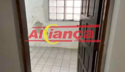Casa com 1 dormitório para alugar, 60 m² - Jardim Adriana - Guarulhos/SP  POR  1.500,00
