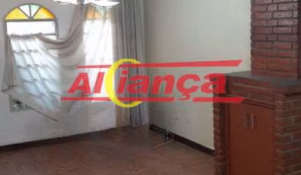 CASA TÉRREA PARA ALUGAR COM 04 QUARTOS, SUÍTE, 04 VAGAS, 380M², JARDIM ZAIRA - GUARULHOS/SP