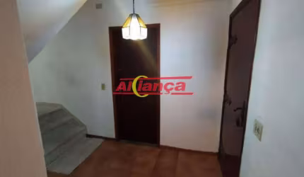 Sobrado para alugar, 4 quartos sendo 1 suíte e 4 vagas, 218m², Vila Rosália- Guarulhos por R$ 5.000