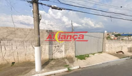 Terreno para alugar com 700m² murado com portão de entrada - Jd. Arapongas - Guarulhos  por R$: 3800