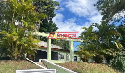 Casa de condomínio com 04 quartos, suítes, 03 vagas, 363m², em Arujá Hills I e II Por R$ 13.000,00