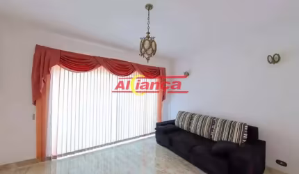 Sobrado com edícula para alugar, 3 quartos, sendo 1 suíte e 6 vagas, 385 m², Jardim Bela Vista