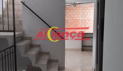 Casa para alugar com 3 quartos sendo 1 suíte e 1 vaga de garagem no Jd. Santa Emília - por R$ 2.300