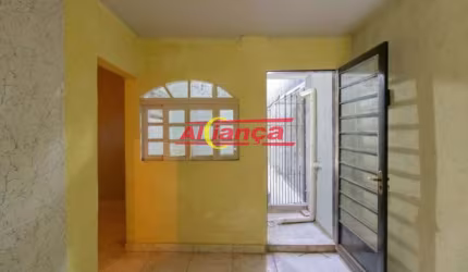 Casa para alugar com 1 quarto , área serviço, Jd. Paraventi - Guarulhos por R$: 1.000,00