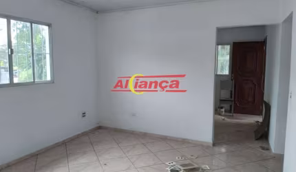CASA PARA ALUGAR COM 02 QUARTOS,  02 VAGAS, 250M², PQ CONTINENTAL III - GUARULHOS/SP POR R$ 2.200,00