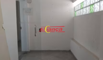 Casa Comercial para alugar com 6 salas, 3 banheiros, 4 vagas - Centro - Guarulhos por R$: 6.500,00
