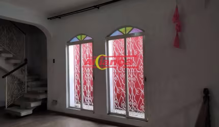 Casa com 4 dormitórios e 2 vagas  para alugar, 230m² - Jardim Cumbica  - Guarulhos-R$ 4.000,00