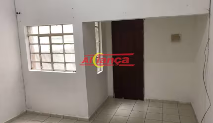 Casa com 1 dormitório para alugar, 60 m² - Jardim Adriana - Guarulhos/SP  POR  1.000,00