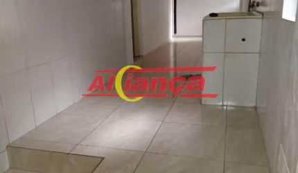 Casa para alugar com 1 quarto, sala, cozinha, Taboão - Guarulhos por R$: 1.000,00
