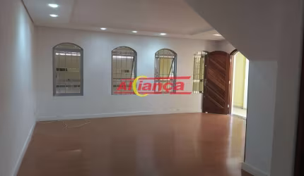 Sobrado para alugar, 3 quartos, sendo 1 suíte e 3 vagas 260m², Vila Galvão- Guarulhos R$ 4.500,00