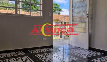 Casa de condomínio, para alugar com 2 quartos, 1 vaga,  Vila Carmela I- Guarulhos por R$: 1.300,00