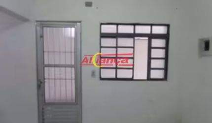 Casa não independente com 1 dormitório para alugar, 45 m² -  jd pres. Dutra Guarulhos por R$ 750,00