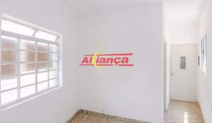 Casa não individual  com 1 quarto para alugar,  30m² - Jardim Palmira - Guarulhos/SP