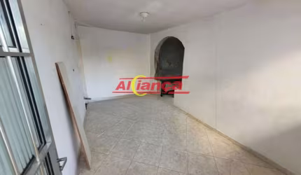 CASA COM 02 QUARTOS PARA ALUGAR, VAGA PARA MOTO, 100M², JARDIM PARAVENTI - GUARULHOS/SP POR R$ 2.000