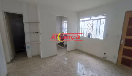 Apartamento com 2 quartos para alugar, 50m² - Jardim Flor da Montanha - Guarulhos/SP Por R$1.600,00