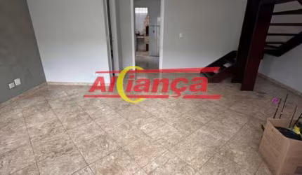 Sobrado em condomínio fechado para alugar com, 4 quartos, 4 banheiros, - Jardim Flor do Campo