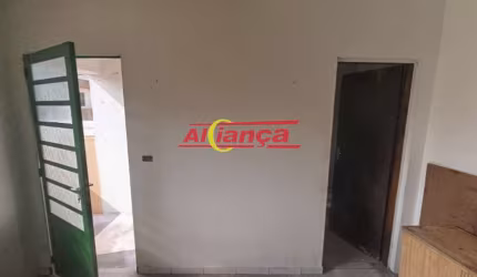 Casa com 2 dormitórios para alugar, 57,30m² - Vila Rio de Janeiro - Guarulhos/SP por R$ 1.454,24