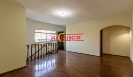 Sobrado com edicula para alugar 4 quartos, sendo 2 suítes e 2 vagas 350m², Jardim Munhoz-R$ 4.200,00