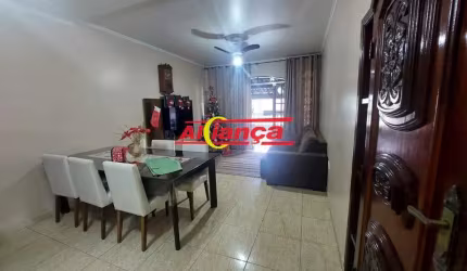 Sobrado para alugar 3 quartos, sendo 1 suíte e 6 vagas, 300m², Parque Continental Ii-R$ 4.500,00