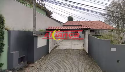 Casa para alugar com 2 quartos,  65m² - bairro - Chácara São José - Arujá - SP - por R$ 1.800,00