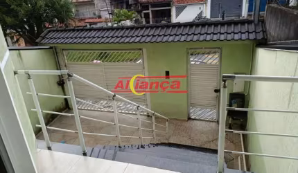 Sobrado para aluguar, com 3  quartos (1 sendo suíte), 3 banheiros, sala, vaga- Parque Continental